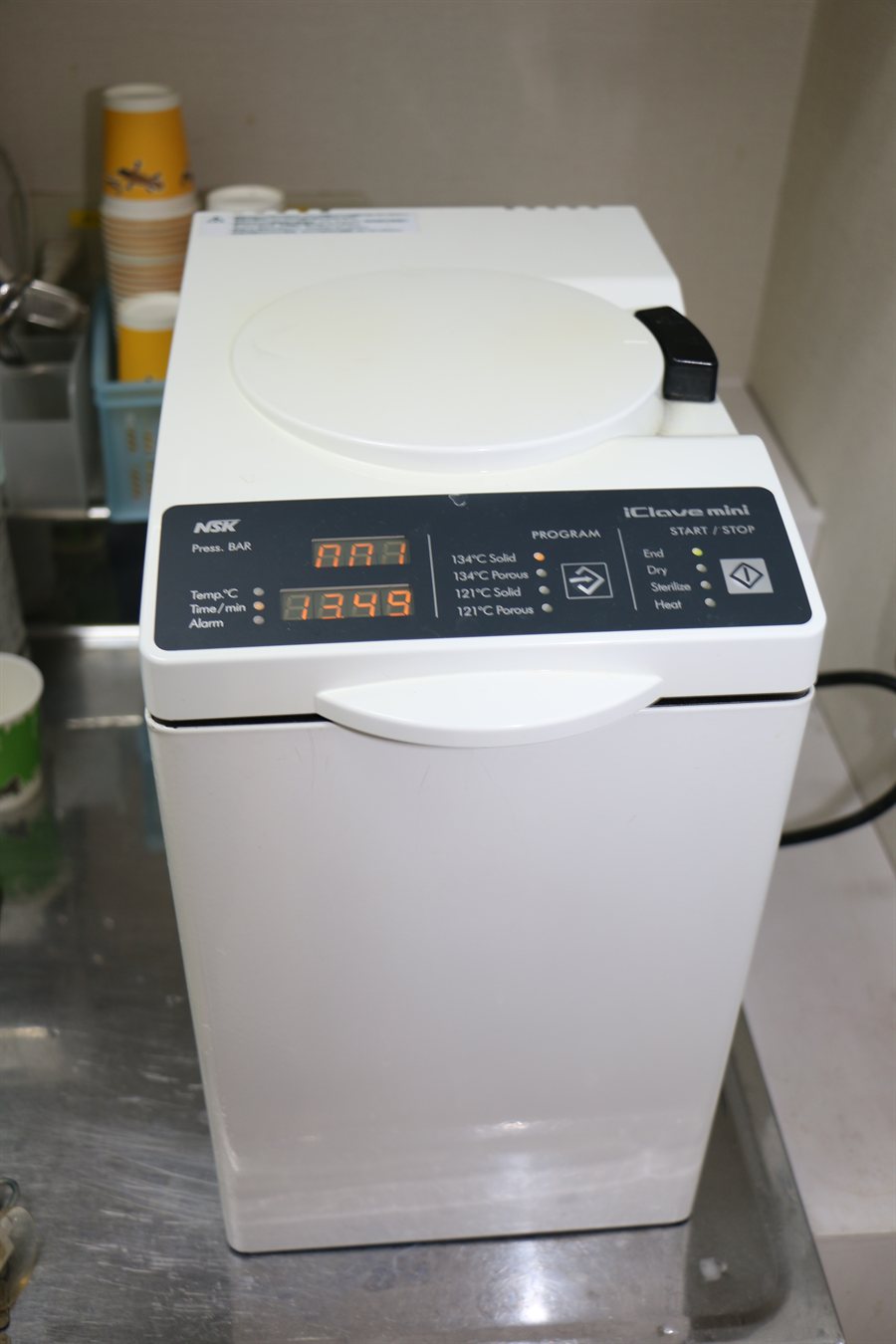ハンドピース用の高圧蒸気滅菌器(NSK iClave mini)